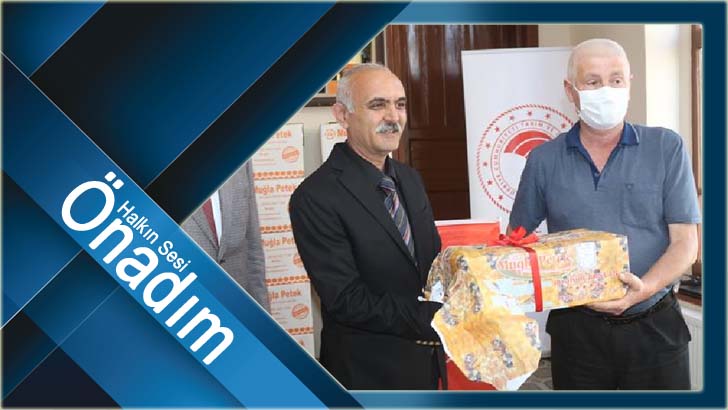 39 arı yetiştiricisine yüzde 75 hibeli 635 kg petek dağıtıldı