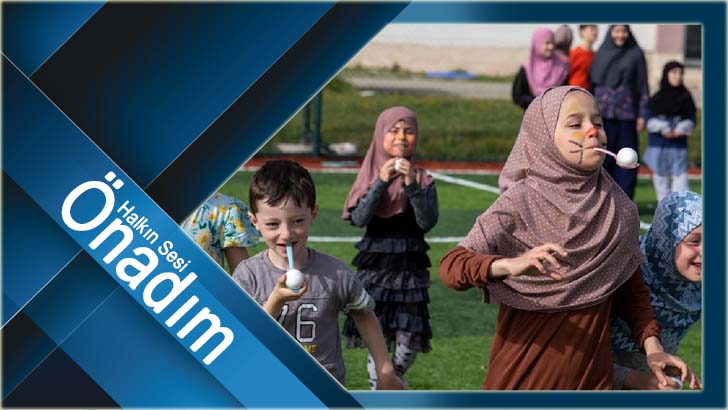 23 Nisan’ı yurtlarından 1300 kilometre uzakta kutladılar