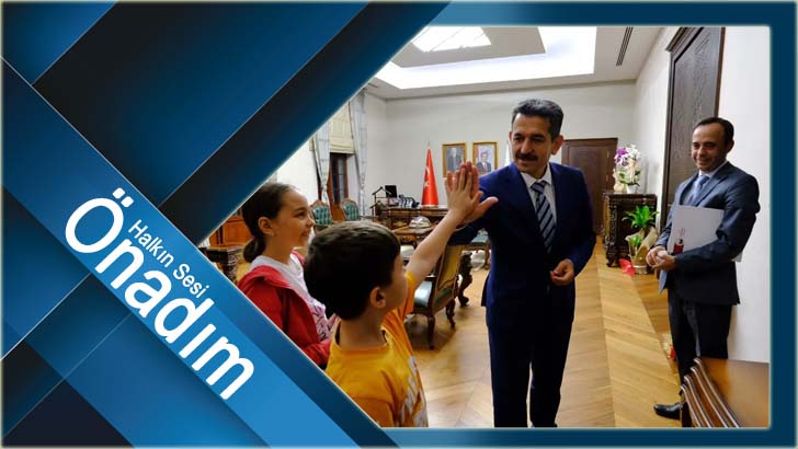 Minik öğrencilerden Vali Ekici'ye hoş geldin ziyareti