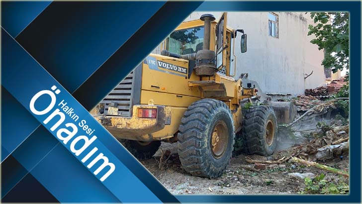 MALKARA BELEDİYESİ TARAFINDAN METRUK BİNA YIKIMI GERÇEKLEŞTİRİLDİ