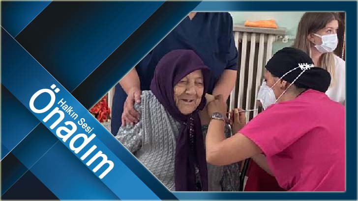 Huzurevinde kalan yaşlılara hatırlatma dozu