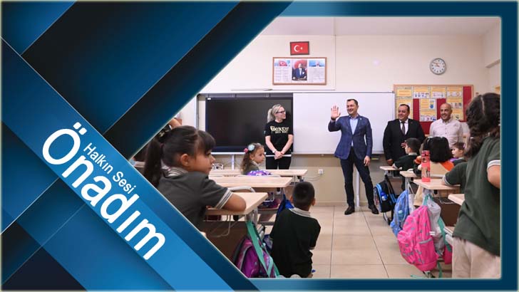 Başkan Yüksel ilk ders gününde öğrencilerle birlikte oldu