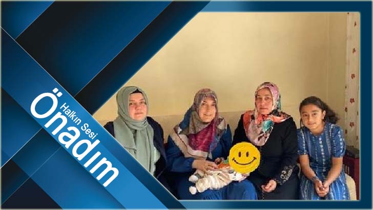 Kırklareli İl Müftüsü Yusuf Eviş yakın zamanda bebekleri olan personeli ziyaret etti