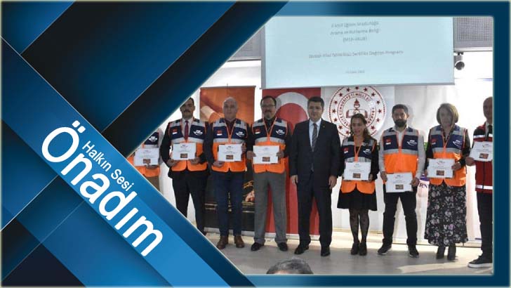 MEB-AKUB Arama ve Kurtarma Birliği üyeleri