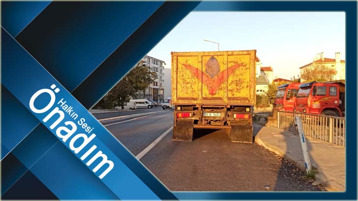 Eriklice Köprüsü hem öğrenciler, hem de bisikletliler için tehlike saçıyor