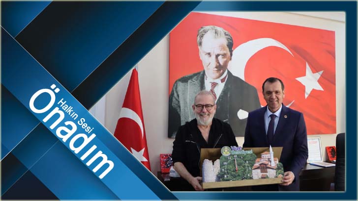 Uğurkan Erez’den memleketine ziyaret