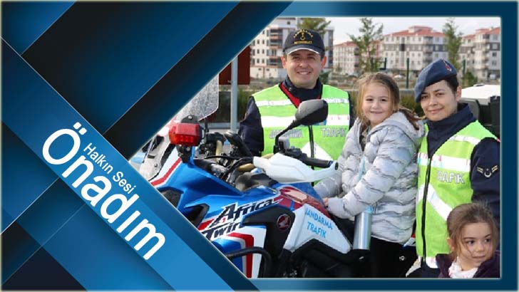 Jandarma’dan çocuklara güvenli trafik eğitimi