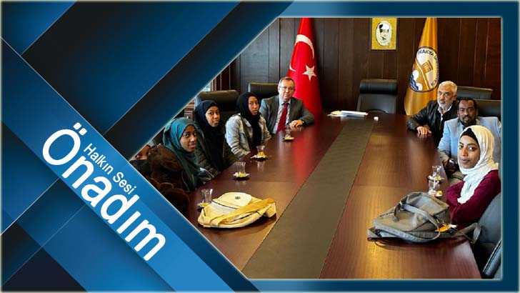 TRAKYA ÜNİVERSİTESİ REKTÖRÜ PROF. DR. ERHAN TABAKOĞLU’NA ETİYOPYALI ÖĞRENCİLERDEN ZİYARET