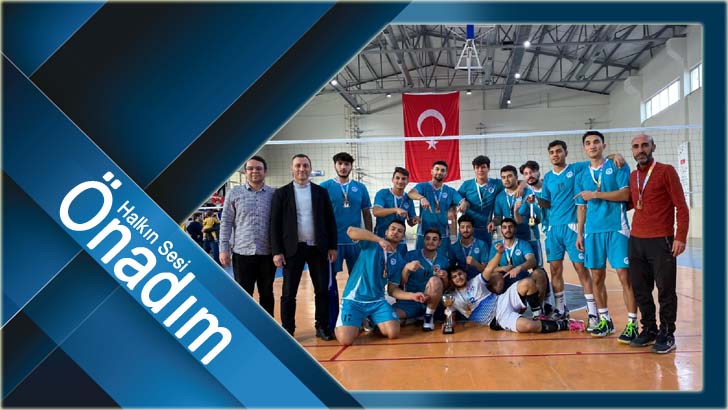 Şampiyonluk Kupası Kırklareli Üniversitesinin