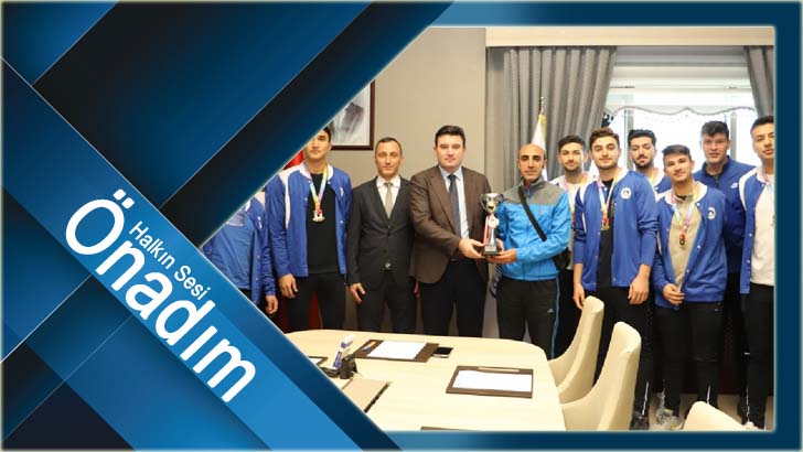 Şampiyonlardan Genel Sekreter Şimşek’e ziyaret