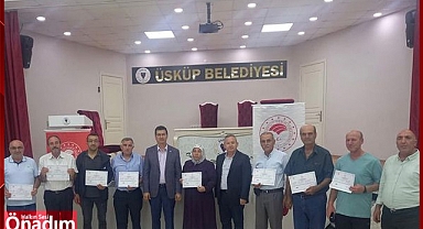 Belgelerini Müdür Aksoy’ dan Aldılar