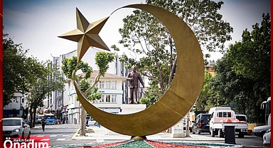 Keşan Cumhuriyet Meydanında Ay Yıldız ve Atatürk Sürprizi 