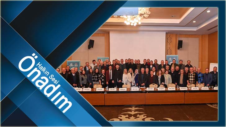Başkan Yüksel mahalle muhtarları ile çalışma kampında bir araya geldi