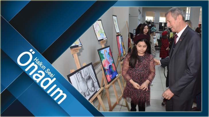 Minik ressamların eserleri yılsonu sergisinde görücüye çıktı