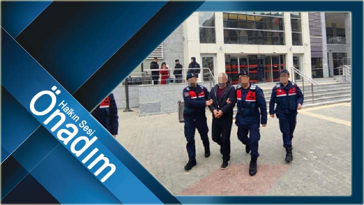 Jandarmanın durdurduğu araçtan hem kaçak göçmen hem de uyuşturucu çıktı