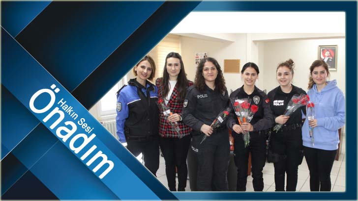 Kadın Polislerden 8 Mart kutlaması