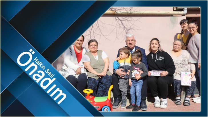 Ergene Belediye Başkanı Rasim Yüksel Kapı Kapı Gezerek 8 Mart Dünya Kadınlar Gününü Kutladı