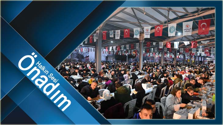 Üç büyük mahallede Gönül Sofraları on binlerce vatandaşı ağırladı