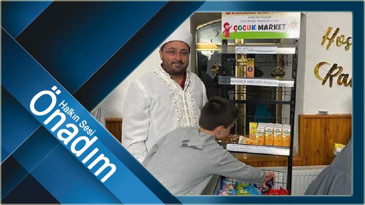 “Çocuk market” ile çocuklar camiye severek geliyorlar