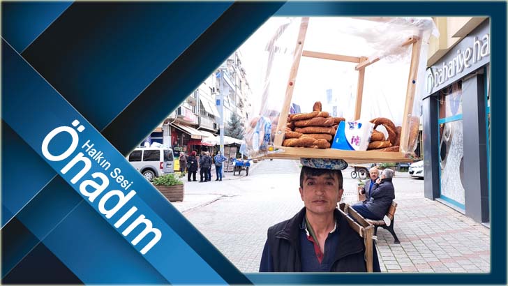 Simit tezgahı ile yarım asıra koşuyor