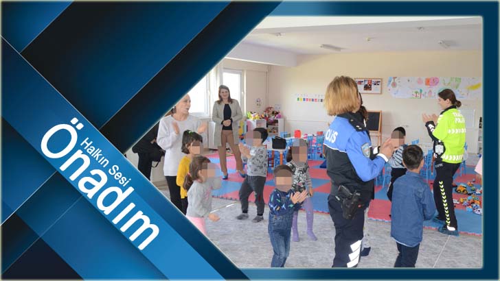 Polis eşlerinden depremzede çocuklara oyun saati