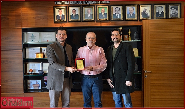 UZTB Başkanı Aslan'a Eğitime Desteklerinden Ötürü Plaket