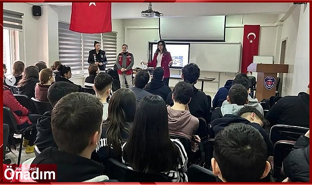 Dijital Zorbalık ve Güvenli İnternet Eğitimi