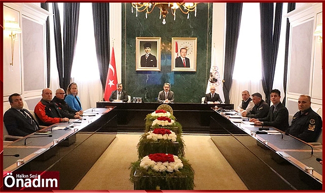 Vali Ekici Başkanlığında Acil Çağrı Hizmetleri İl Koordinasyon Komisyonu toplantısı yapıldı