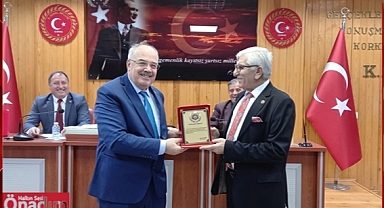 Akbulut’tan Veda, “Dile Kolay 15 Yıl, 5 Bin 475 Gün…”