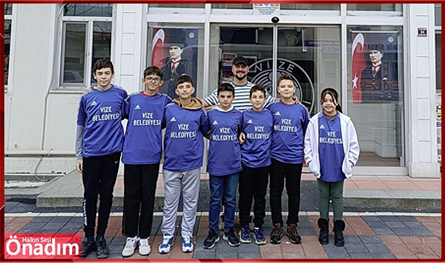 Satranç Turnuvası'nda Kazanan Taraf Vize Oldu