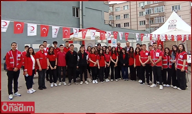 1 Günde 111 Ünite Kan Bağışıyla Rekor Kıran Okul!