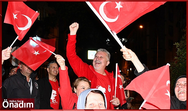 Bağımsızlık Ateşi Karanlığı Aydınlattı