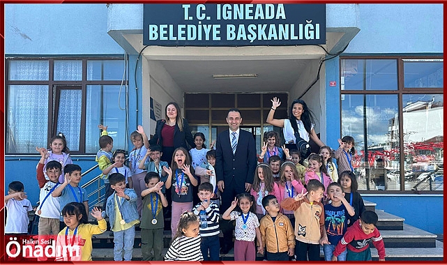 İlkokul Öğrencilerinden Başkan Erdem'e Ziyaret