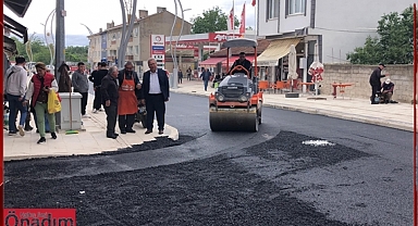 Süloğlu’nda Çarşı ve Meydana Sıcak Asfalt Uygulaması Yapıldı