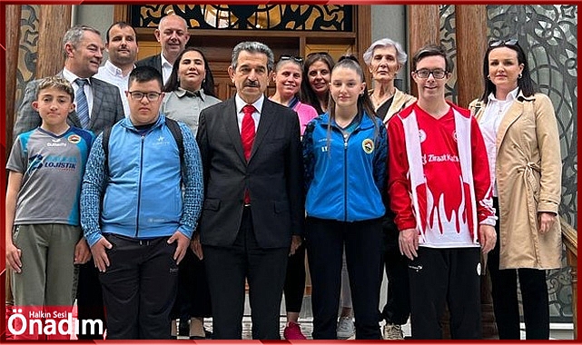 Vali Ekici Şampiyonları Ağırladı