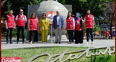 “Aynı Hilal Altında Omuz Omuza”