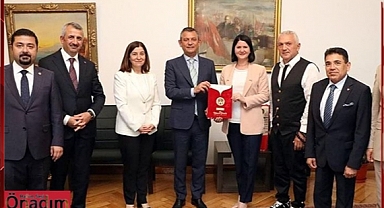 CHP Lideri Özgür Özel Kırkpınar’a Kırmızı Dipli Mum İle Davet Edildi