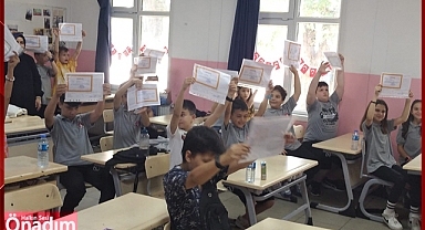 İstiklal'de karne heyecanı