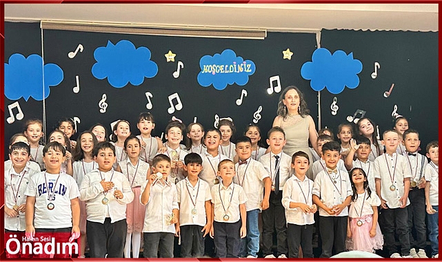 Minikler gösterilerini heyecanla sundular