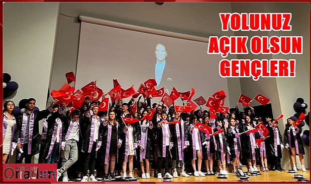 Yunus Emre Ortaokulu Öğrencilerinin Mezuniyet Coşkusu