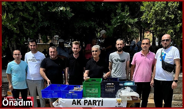 AK Parti İlçe Teşkilatı Aşure Dağıttı