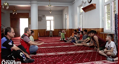 Camilerde Kurs Gören Çocuklara Eğitim Verildi