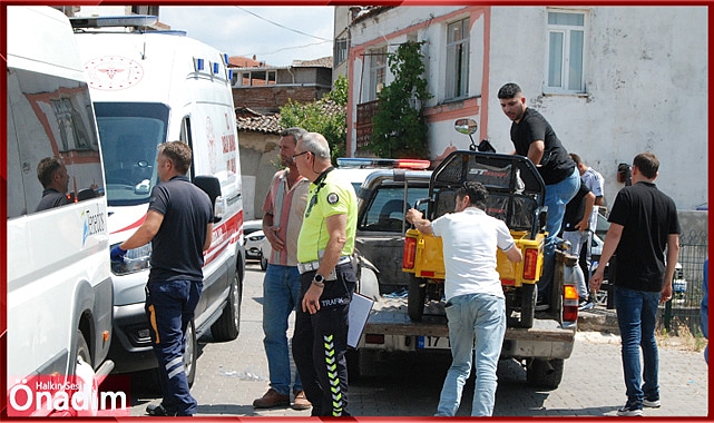 Elektrikli Bisiklet İle Motosikletin Çarpışması Sonucu 4 Kişi Yaralandı