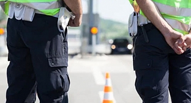 12 Araç Trafikten Menedildi, 4 Sürücünün Belgesi Alındı