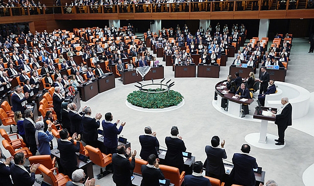 Filistin Devlet Başkanı Mahmud Abbas, TBMM'de Ayakta Alkışlandı