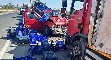 Kamyonla Kamyonetin Çarpıştığı Kazada 1 Kişi Öldü