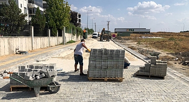 Altyapı ve Yol Çalışmaları Sürüyor