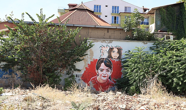 Azerbaycanlı ressam Diyarbakır'da ölü bulunan Narin Güran'ın portresini resmetti