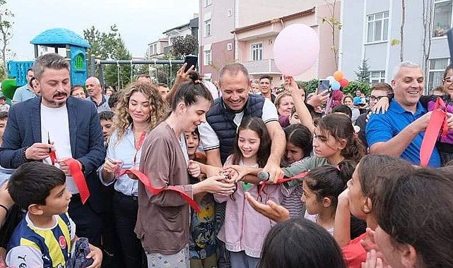 Başkan Bulut, Park Açılışını Çocuklarla Yaptı