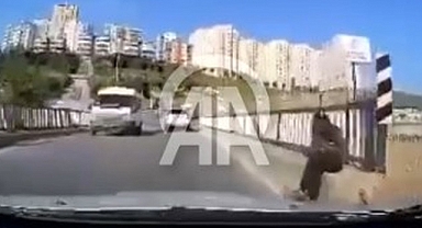 Minibüs Köprüden Dere Yatağına Düştü